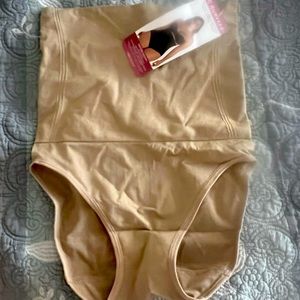 Curveez Shapewear high waist Brief XL